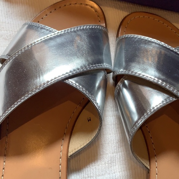 NWT Stuart Weitzman silver leather upper/lining/sole  mirror slides size 8 - Picture 2 of 4